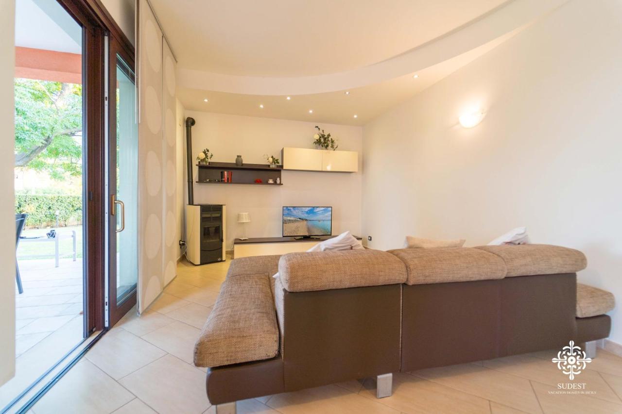 Villa Seaside - Beach Retreat With Jacuzzi Syracuse Exterior foto