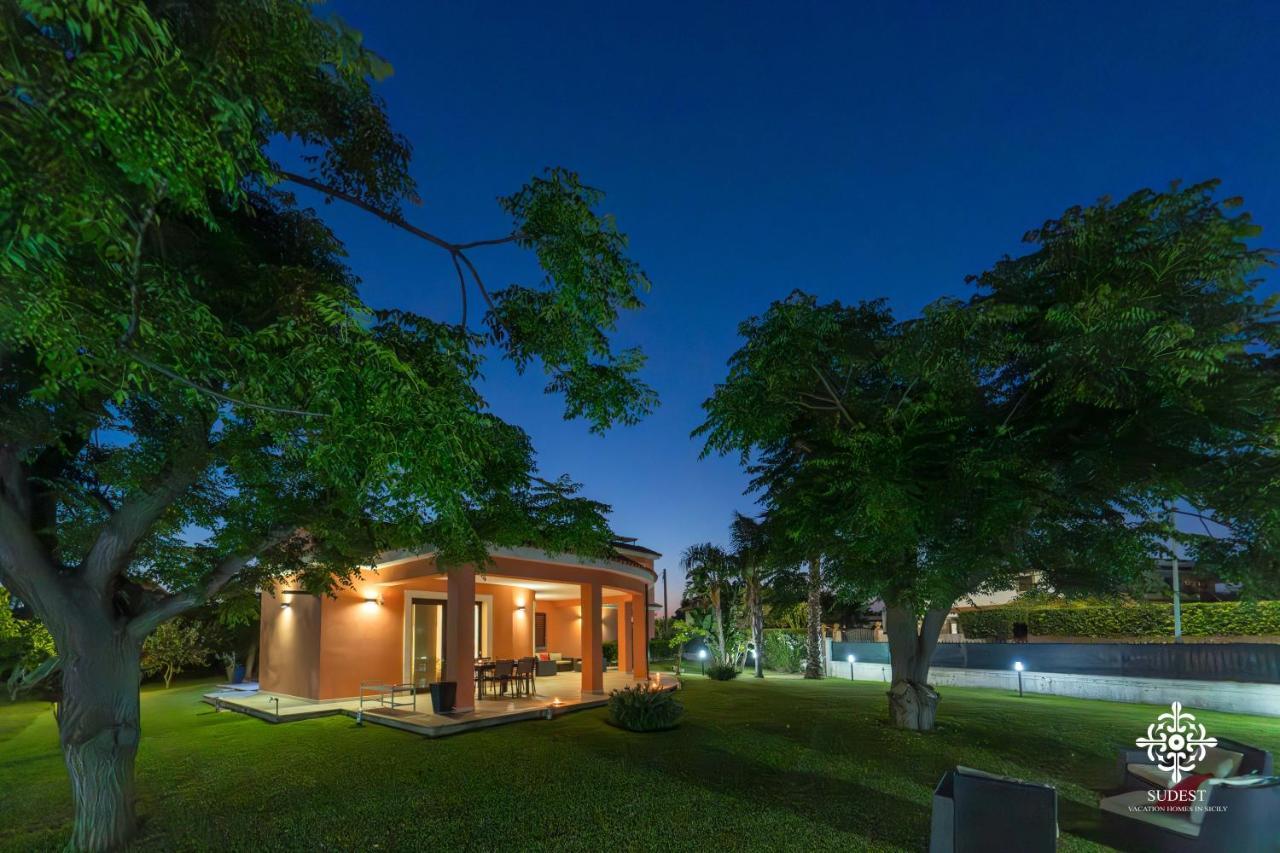 Villa Seaside - Beach Retreat With Jacuzzi Syracuse Exterior foto